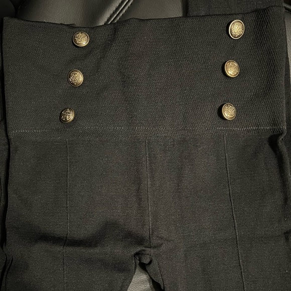 Hip-Lifting Leggings - Picture 4 of 7